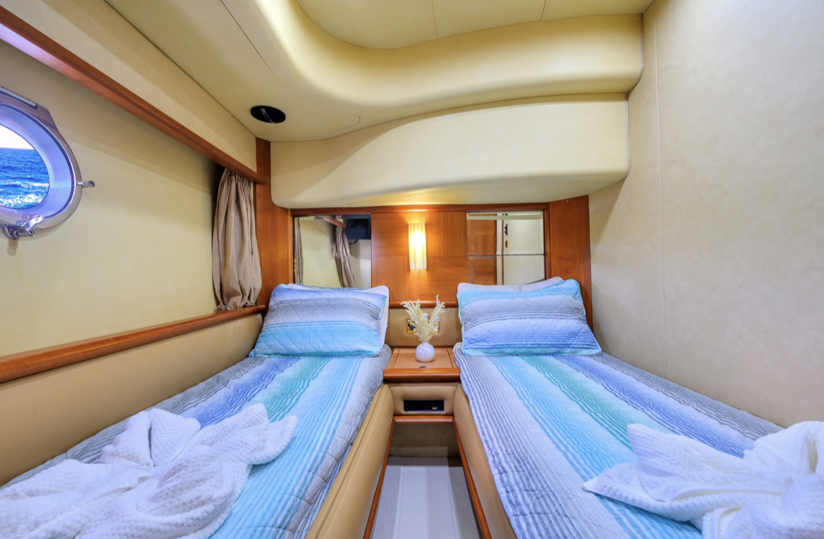 AZIMUT FLYBRIDGE DOLCE VITA II 70FT