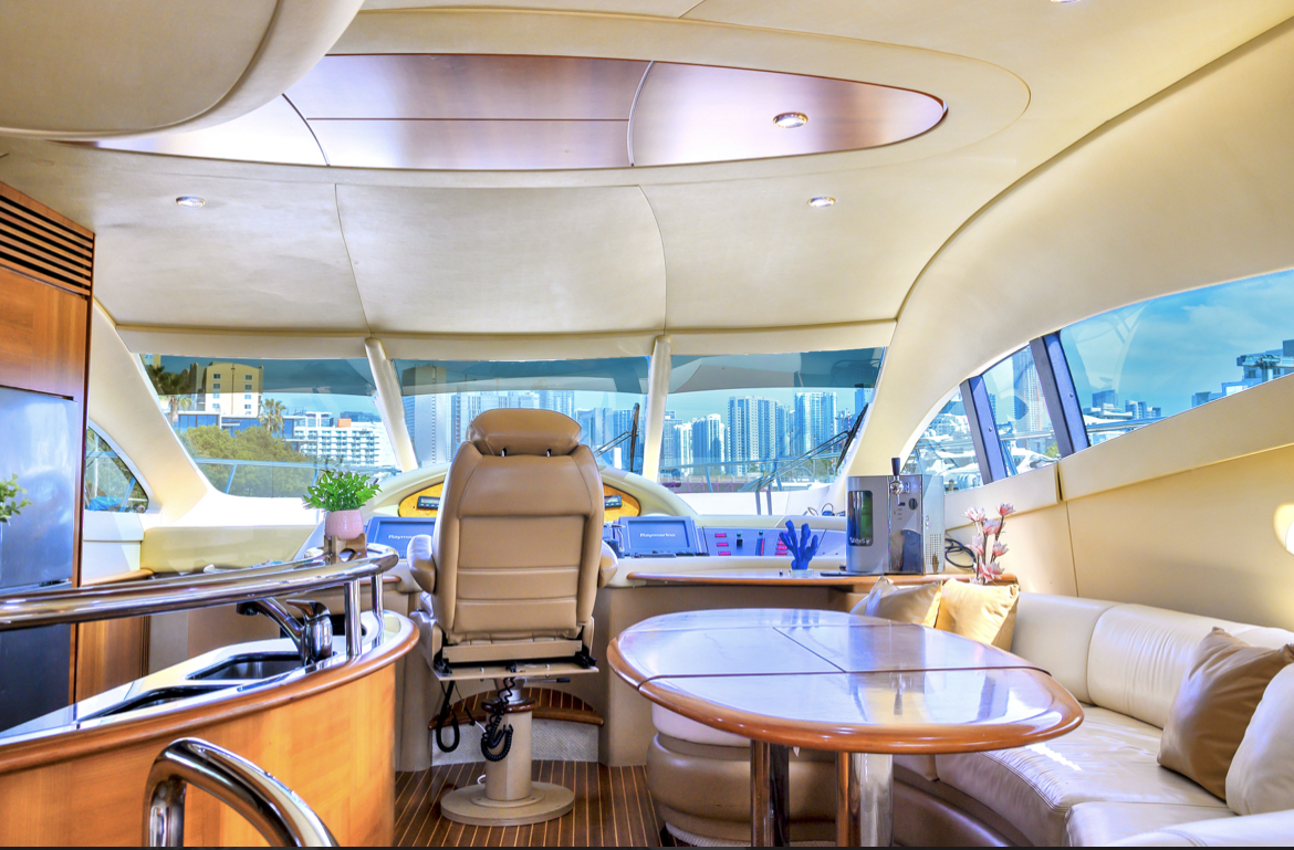 AZIMUT FLYBRIDGE DOLCE VITA II 70FT