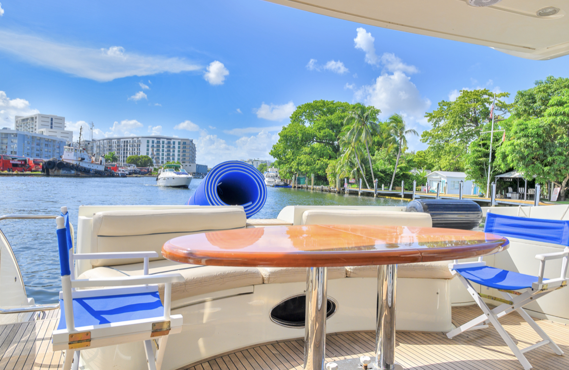 AZIMUT FLYBRIDGE DOLCE VITA II 70FT