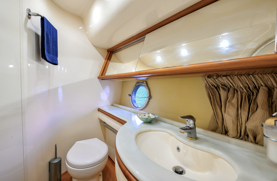 AZIMUT FLYBRIDGE DOLCE VITA II 70FT