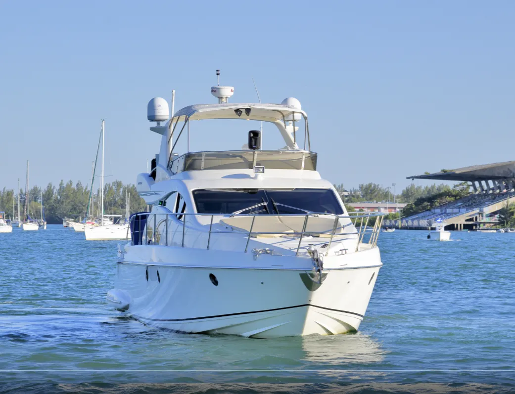 Deck view of the Azimut Flybridge Dolce Vita III 60ft yacht.