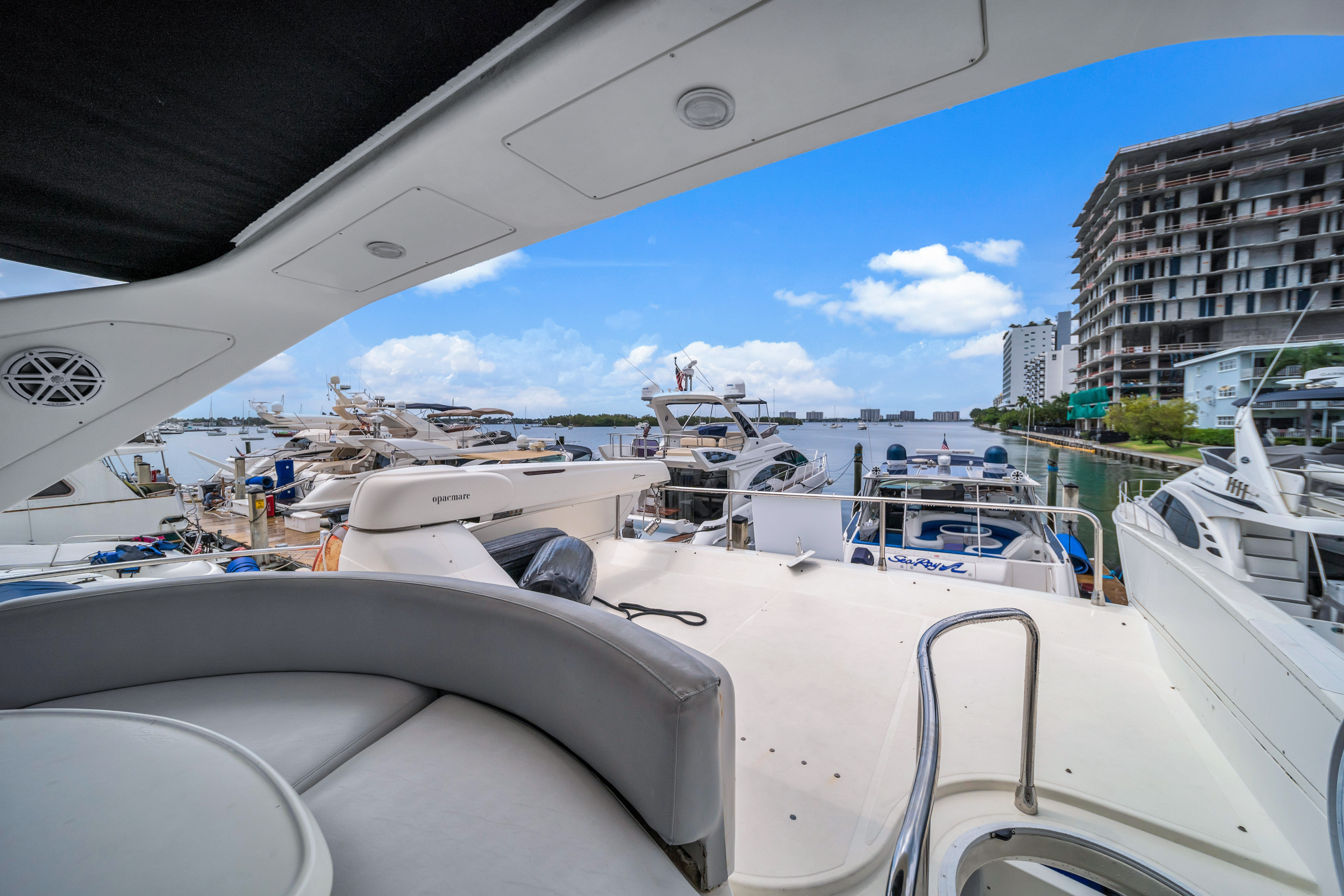 AZIMUT FLYBRIDGE DOLCE VITA 4 65FT