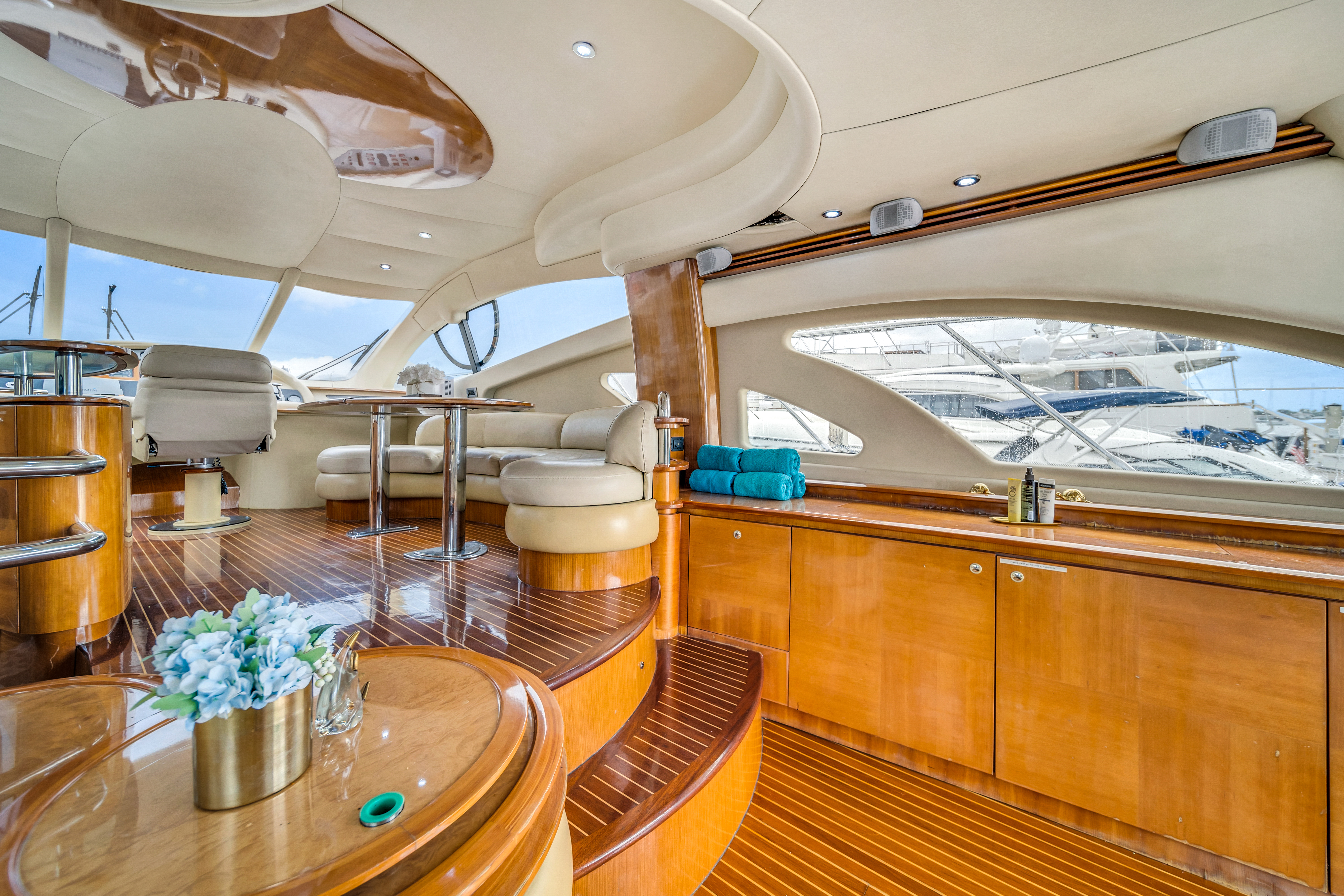 AZIMUT FLYBRIDGE DOLCE VITA 4 65FT