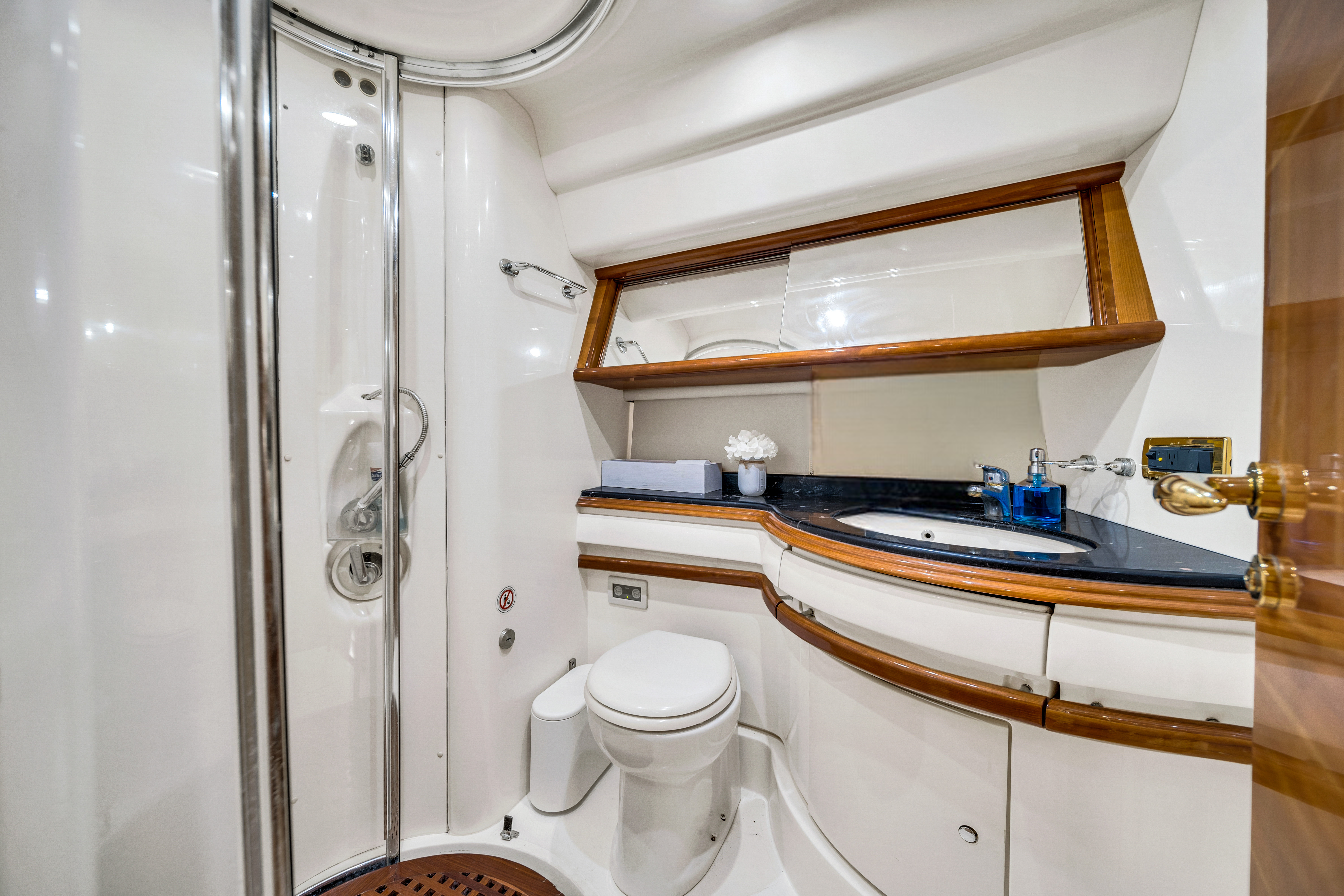 AZIMUT FLYBRIDGE DOLCE VITA 4 65FT