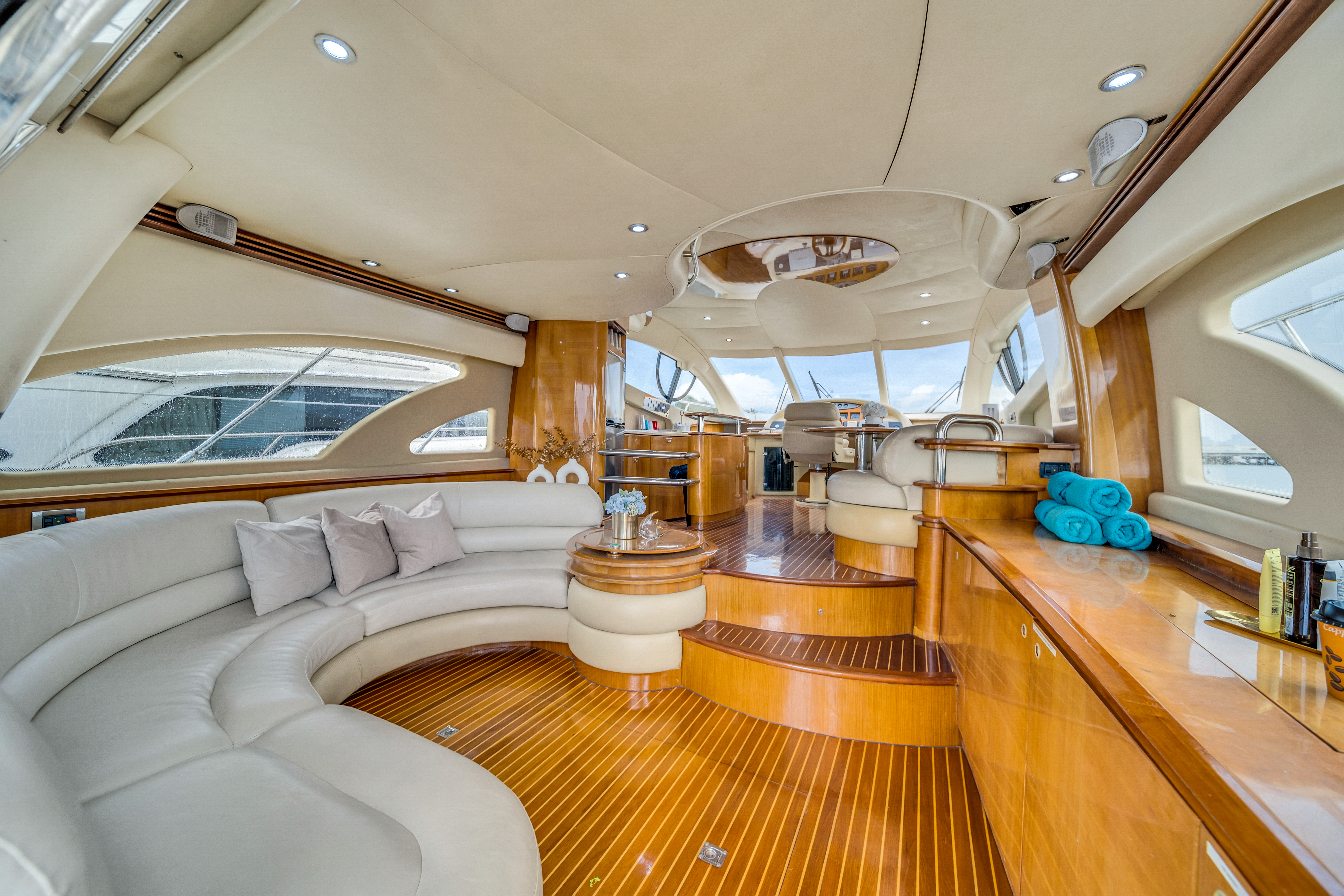 AZIMUT FLYBRIDGE DOLCE VITA 4 65FT